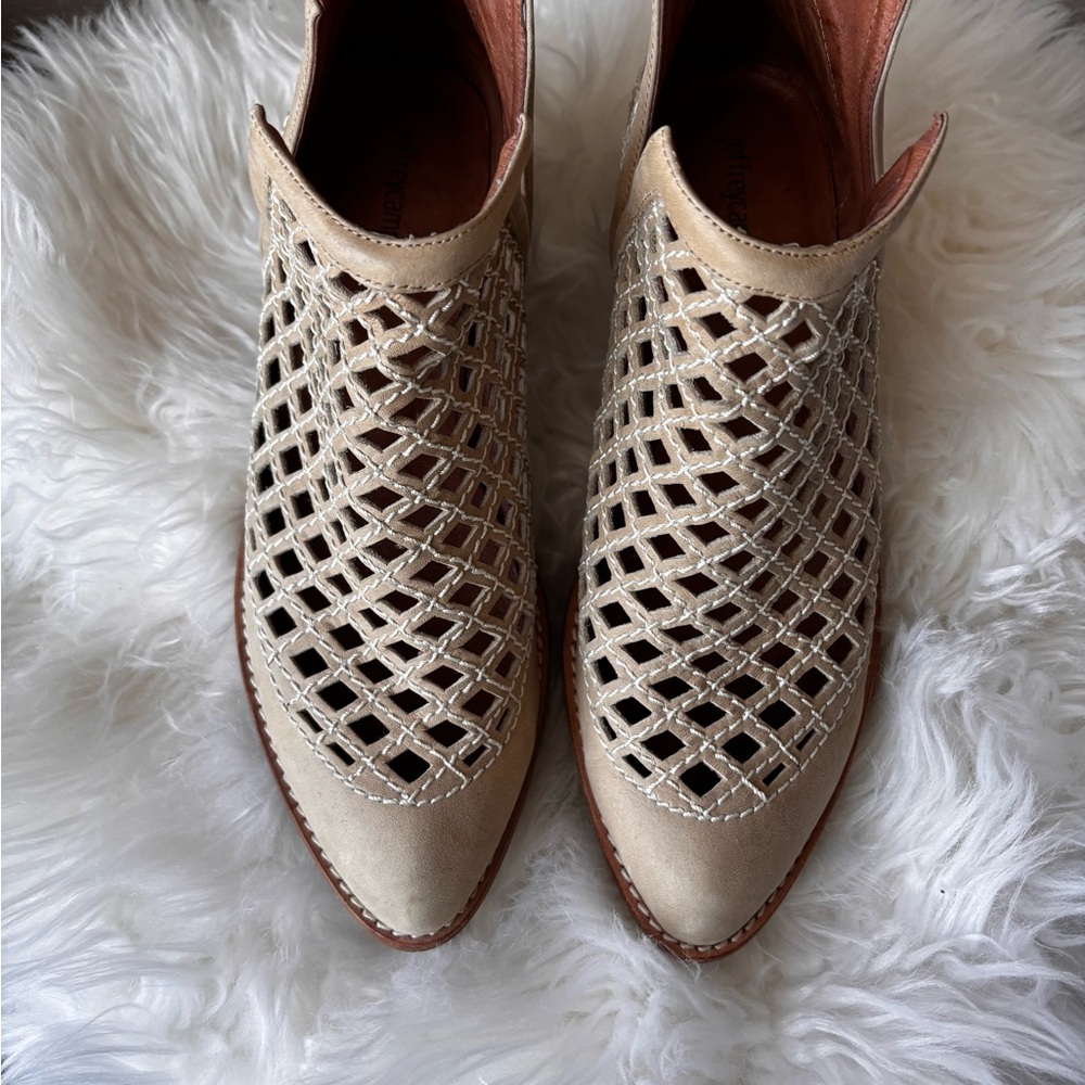 Used! Jeffrey Campbell Cream Women's Booties